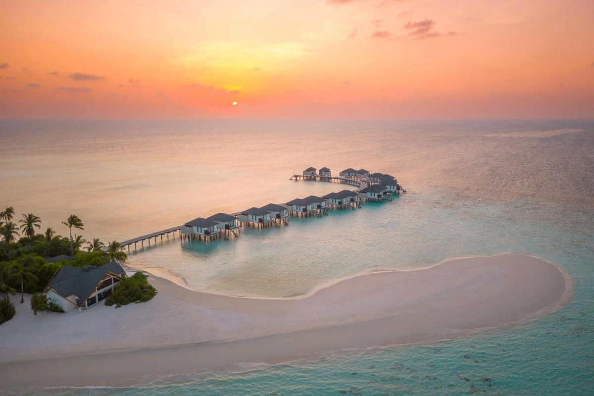 NH Collection Maldives Havodda Resort - Hotel Photo 4