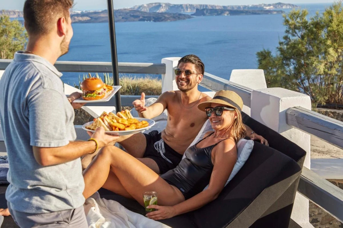 Mr & Mrs White Oia - Hotel Photo 76