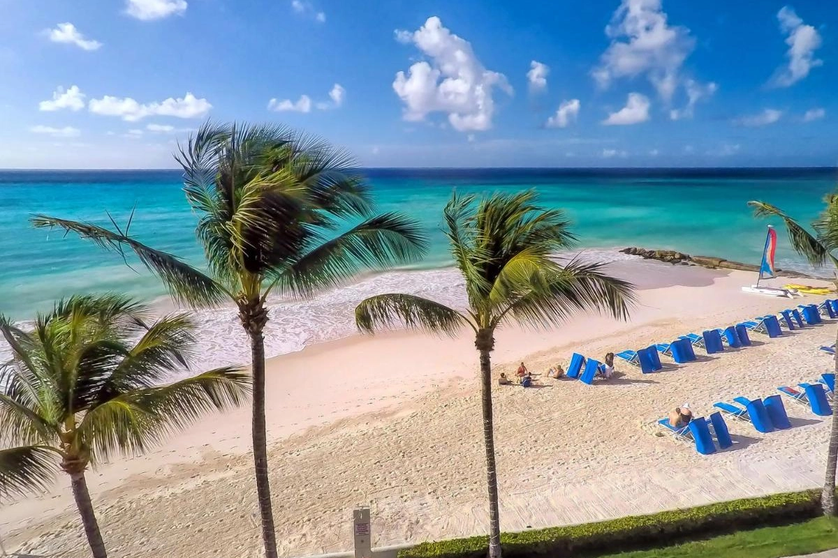 Sea Breeze Beach House - Hotel Photo 51