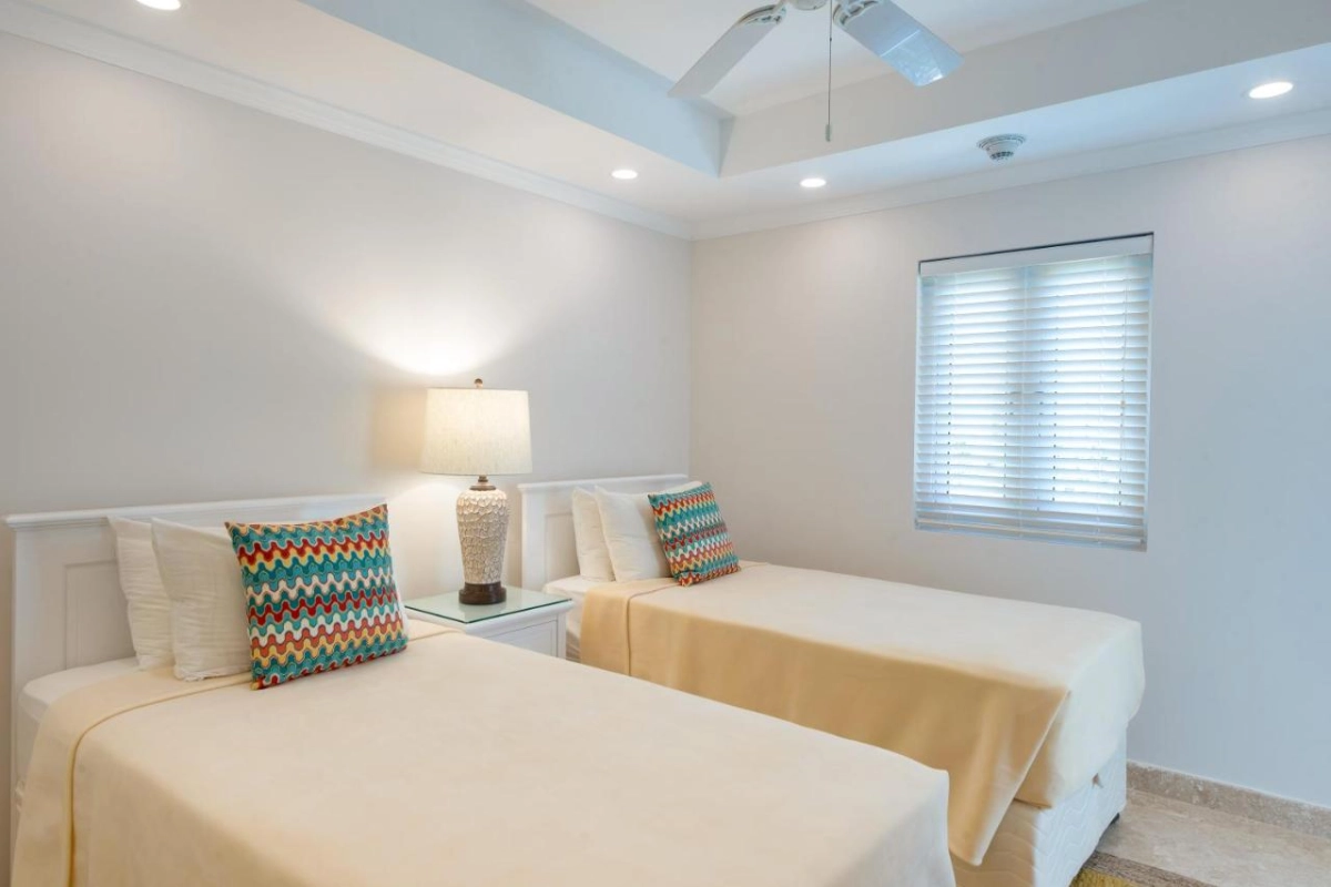 The Crane Resort - Hotel Photo 12