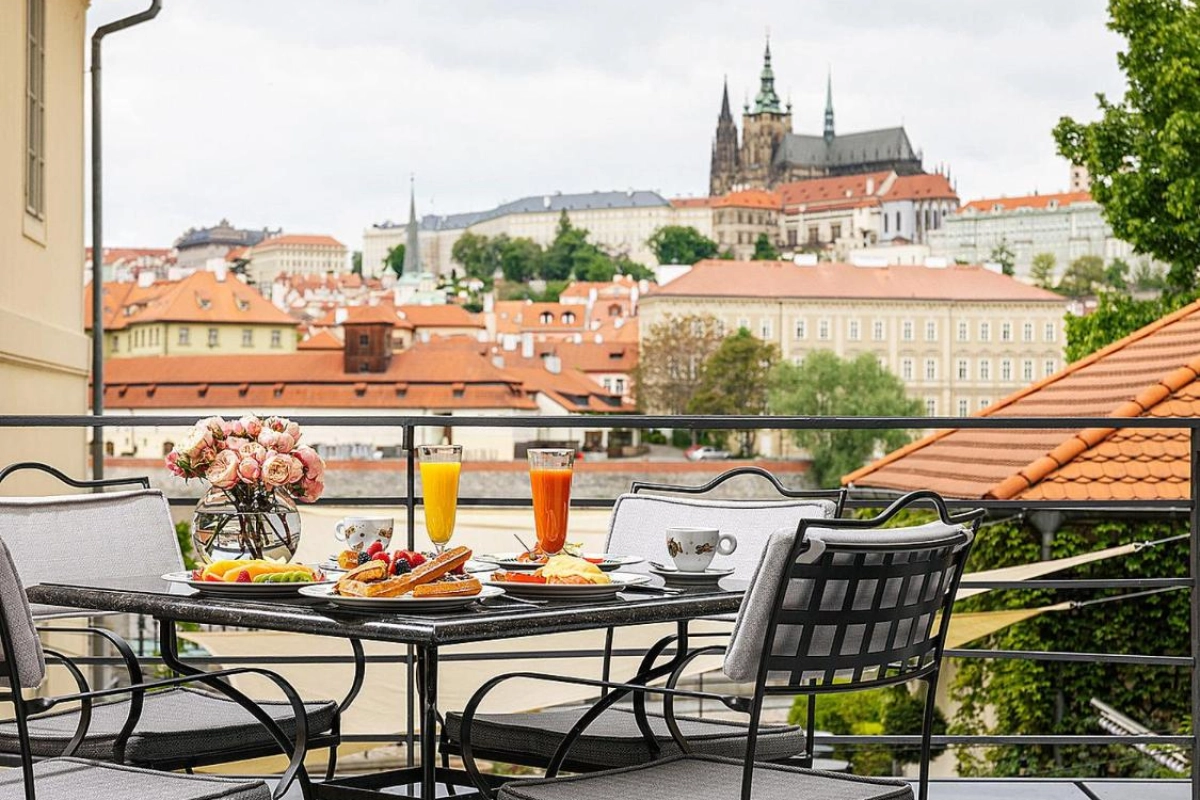 Four Seasons Hotel Prague - Hotel Photo 1