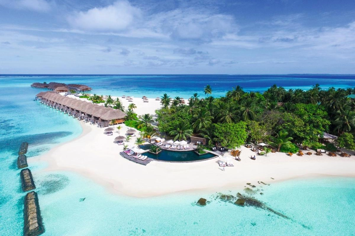 Constance Moofushi - Hotel Photo 1