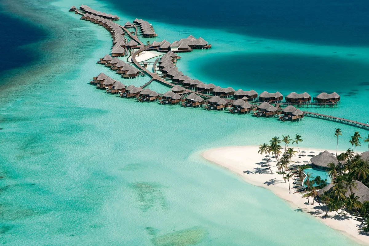 Constance Halaveli - Hotel Photo 1