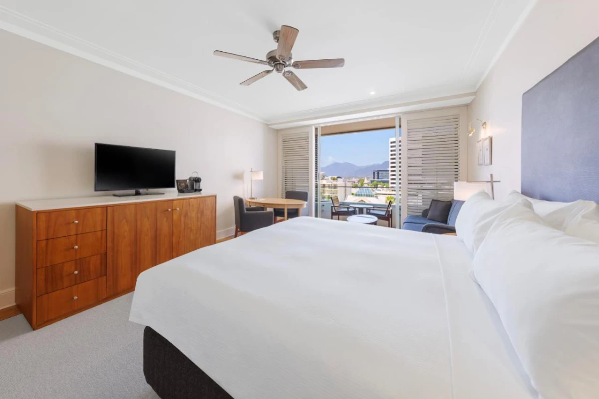 Pullman Reef Hotel Casino - Hotel Photo 3