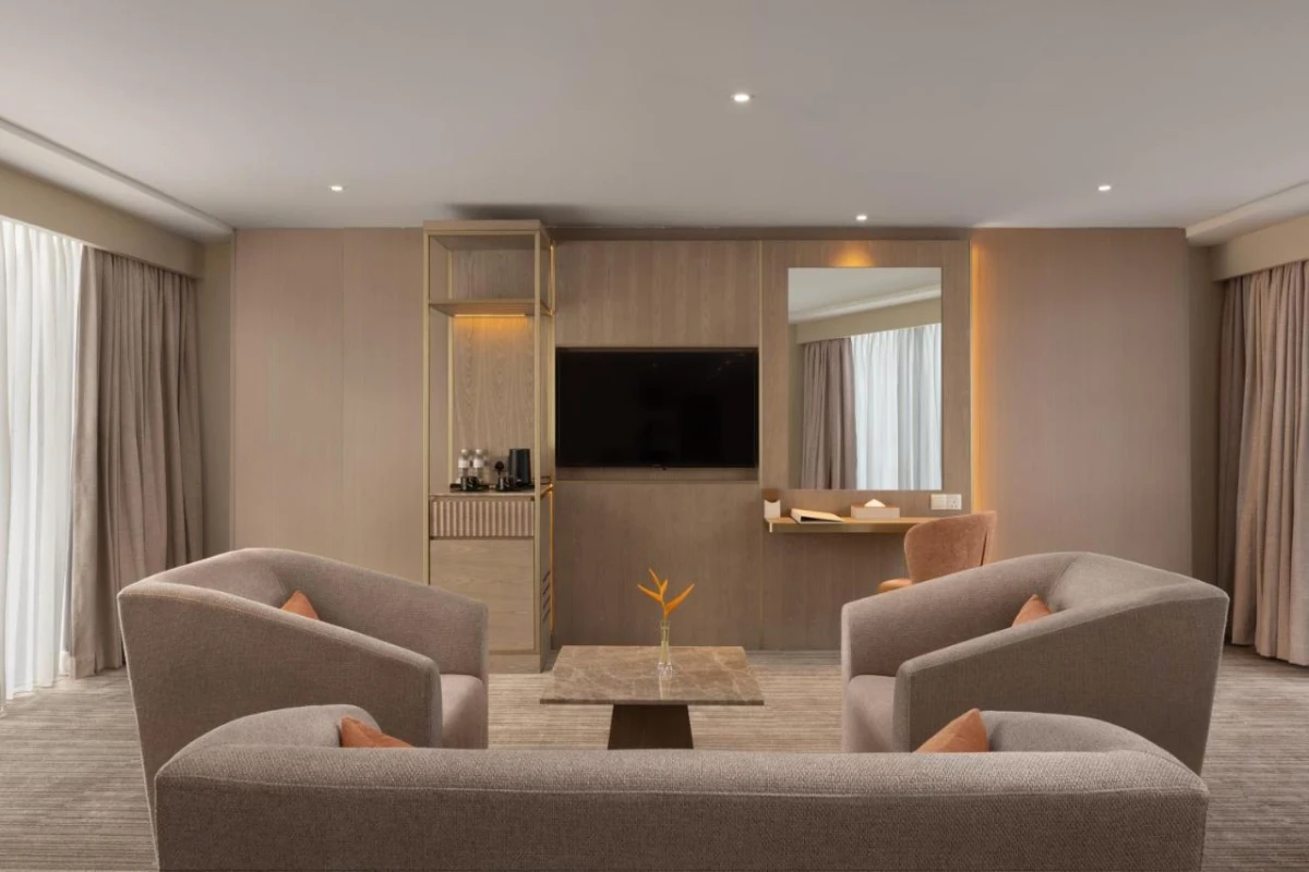 The Golden Crown Hotel - Hotel Photo 20