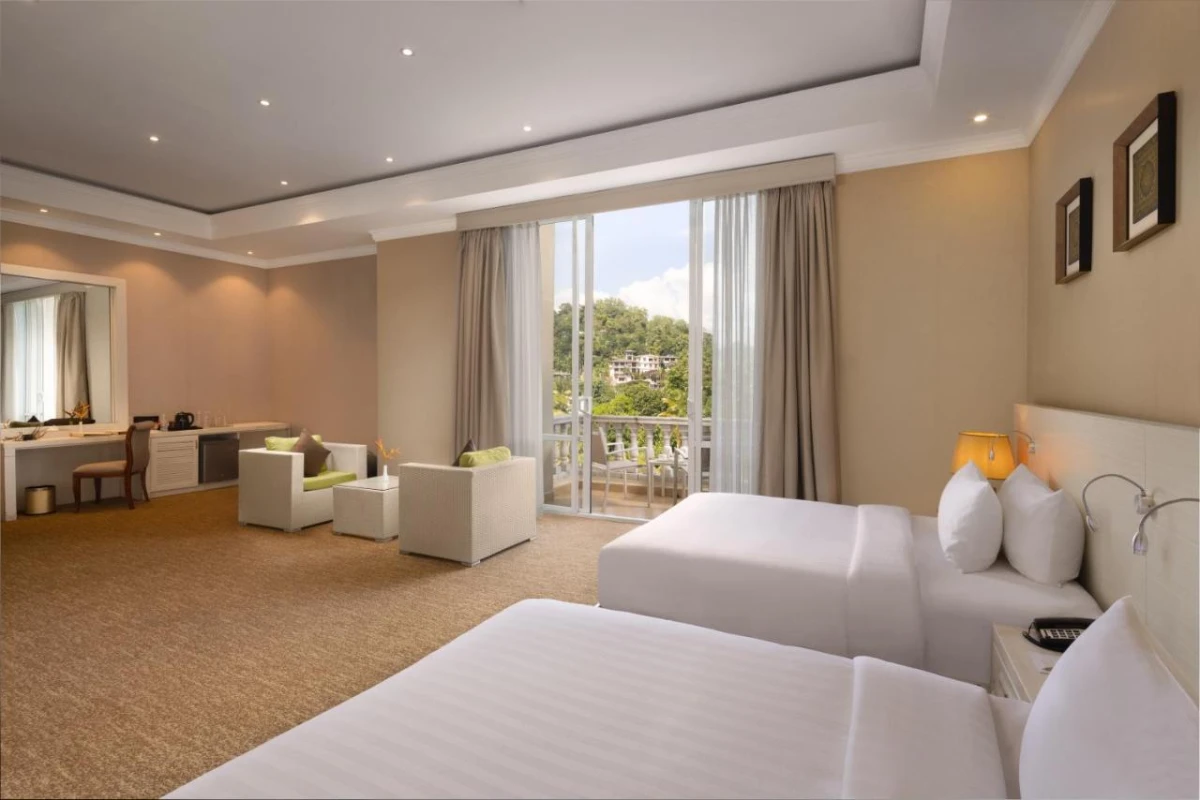 The Golden Crown Hotel - Hotel Photo 29