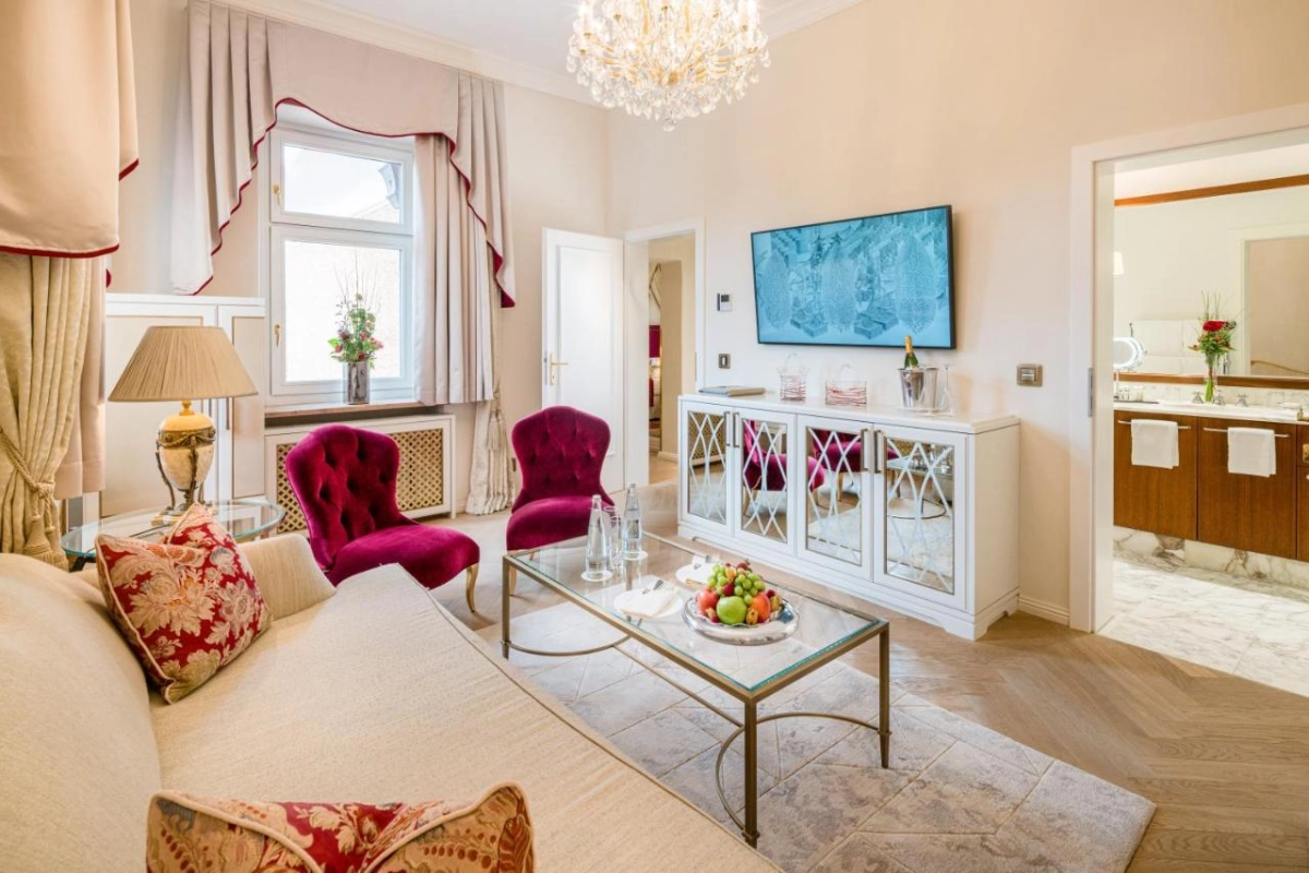 Hotel Schloss Monchstein - Hotel Photo 2