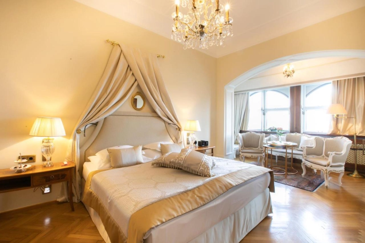 Hotel Schloss Monchstein - Hotel Photo 12