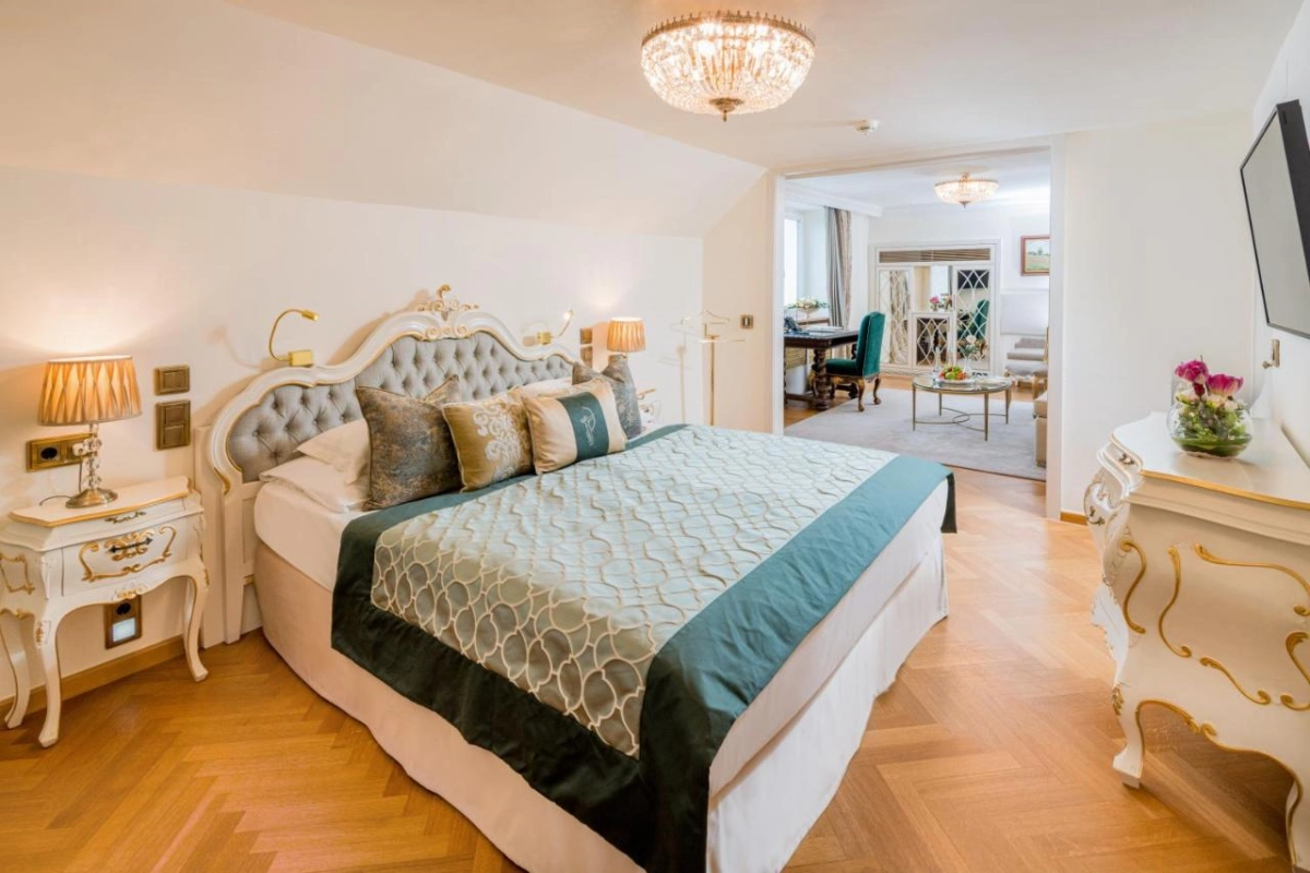 Hotel Schloss Monchstein - Hotel Photo 19