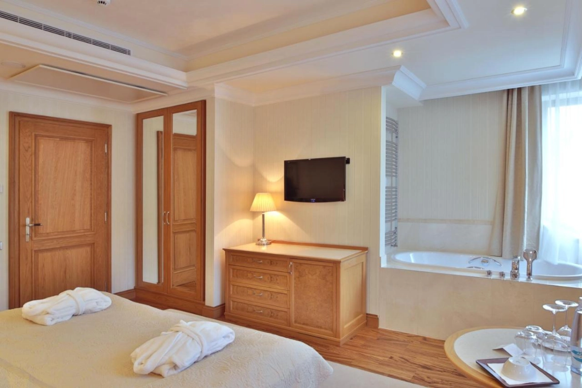 Retro Riverside Wellness Resort - Hotel Photo 45