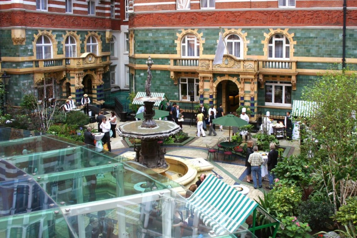 Taj 51 Buckingham Suites & Residences - Hotel Photo 9