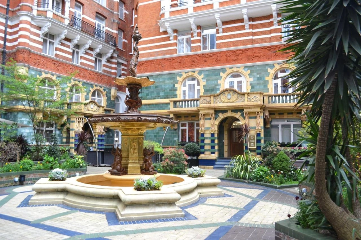 Taj 51 Buckingham Suites & Residences - Hotel Photo 11