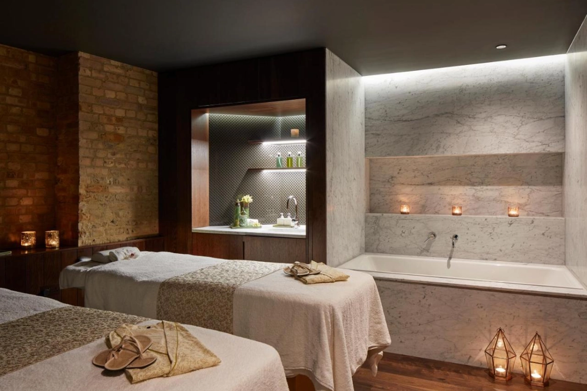 Taj 51 Buckingham Suites & Residences - Hotel Photo 16