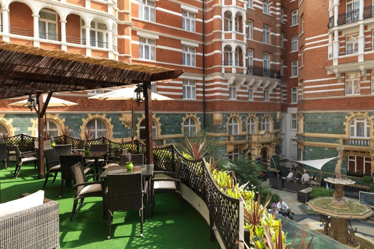 Taj 51 Buckingham Suites & Residences - Hotel Photo 23