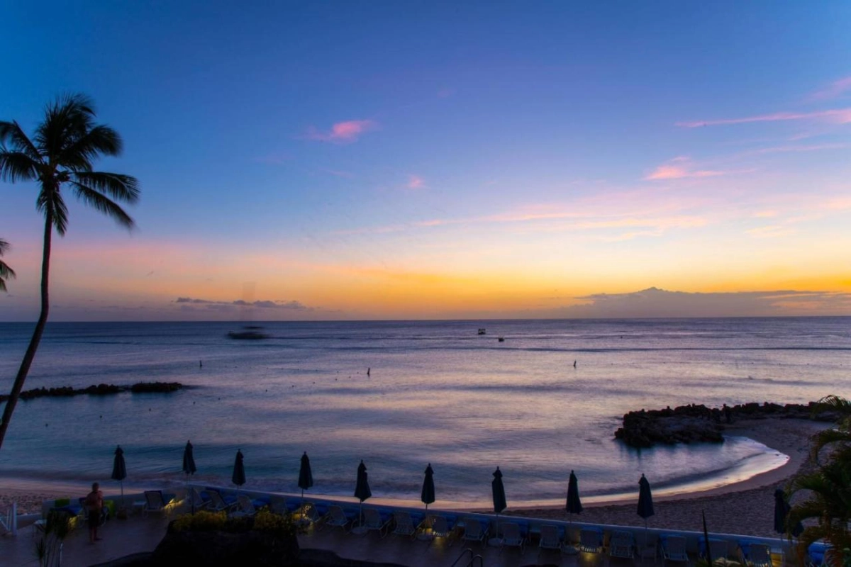 Crystal Cove by Elegant Hotels - Hotel Photo 21