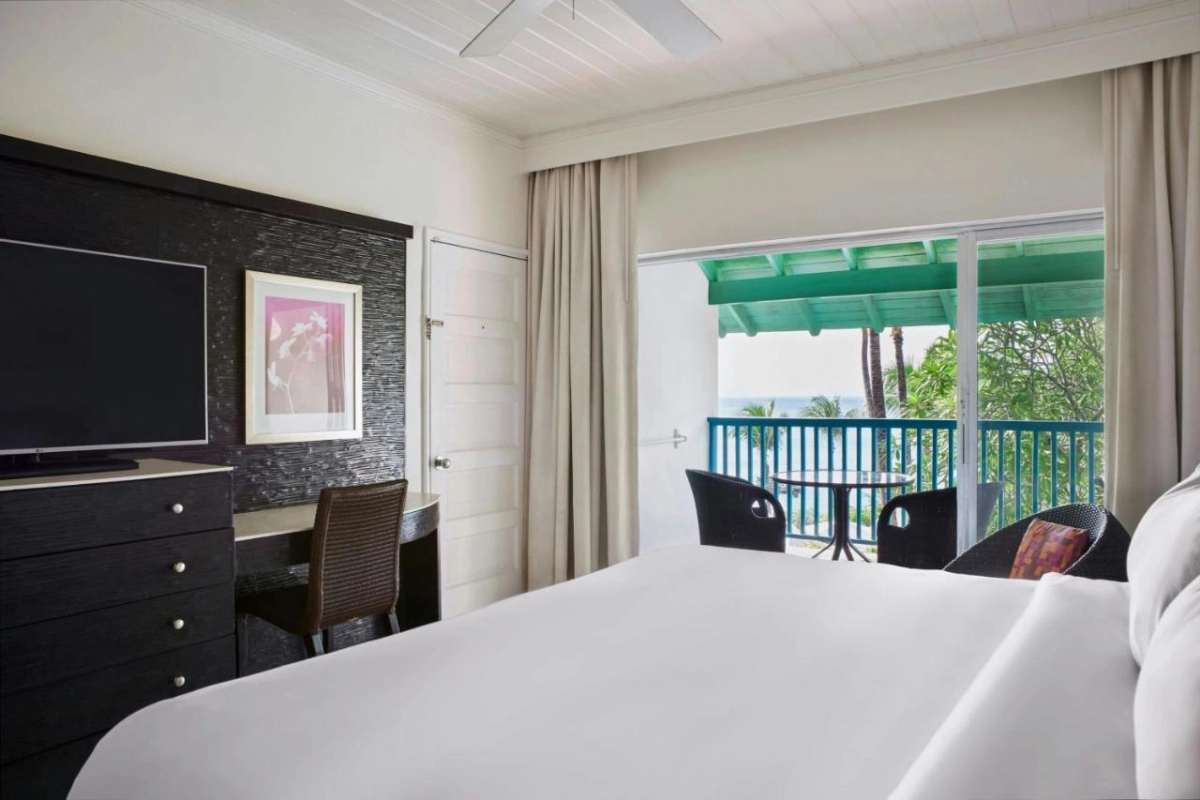 Crystal Cove by Elegant Hotels - Hotel Photo 24