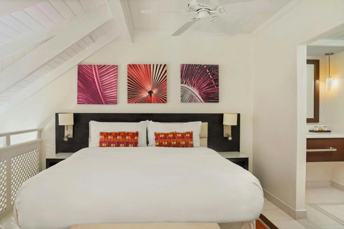 Crystal Cove by Elegant Hotels - Hotel Photo 41