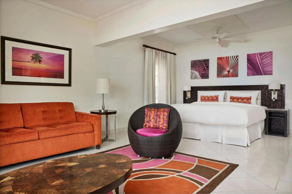 Crystal Cove by Elegant Hotels - Hotel Photo 44