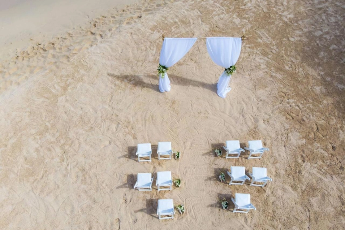 Crystal Cove by Elegant Hotels - Hotel Photo 78