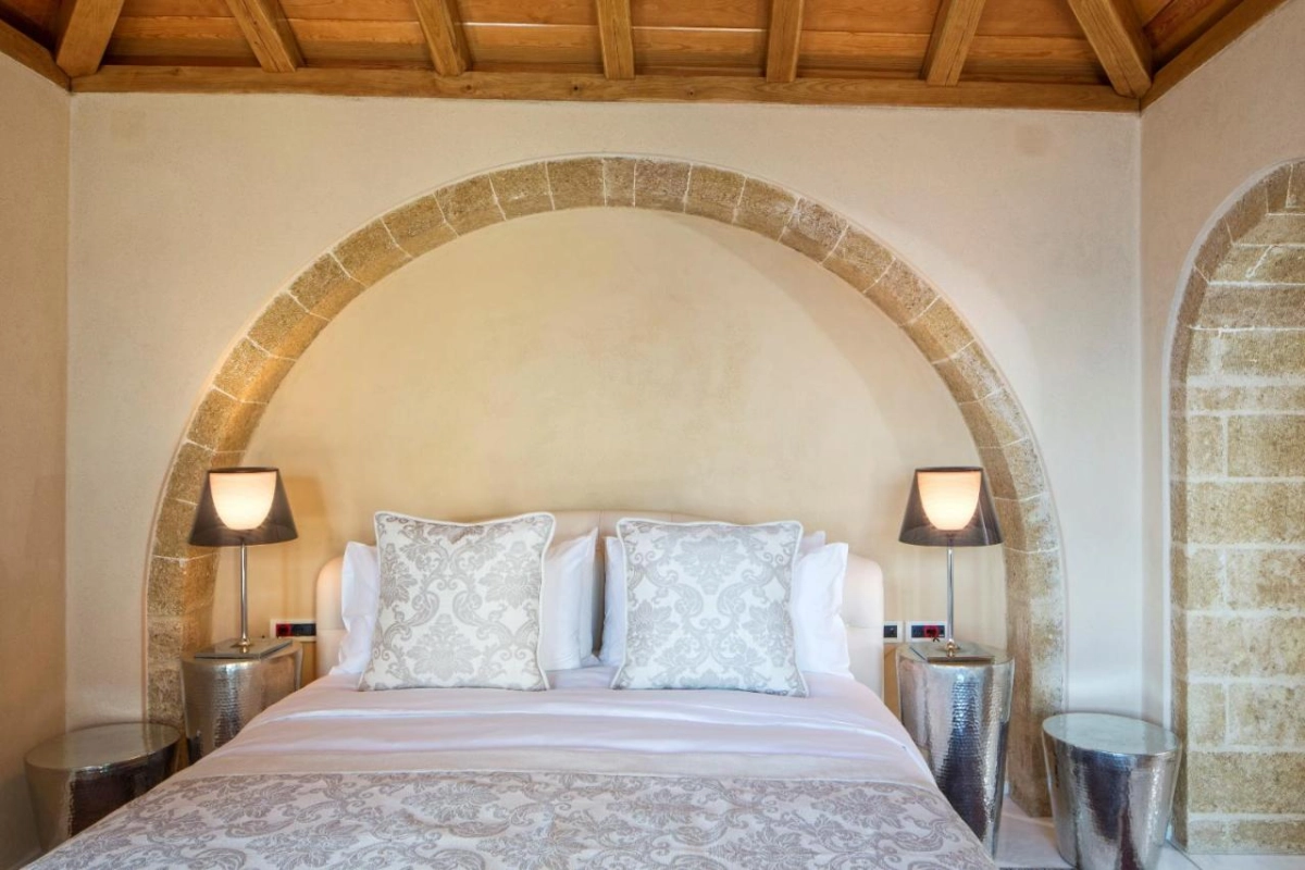 Moni Emvasis Luxury Suites - Hotel Photo 6