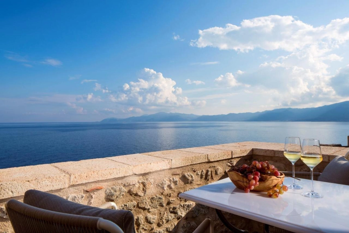 Moni Emvasis Luxury Suites - Hotel Photo 16