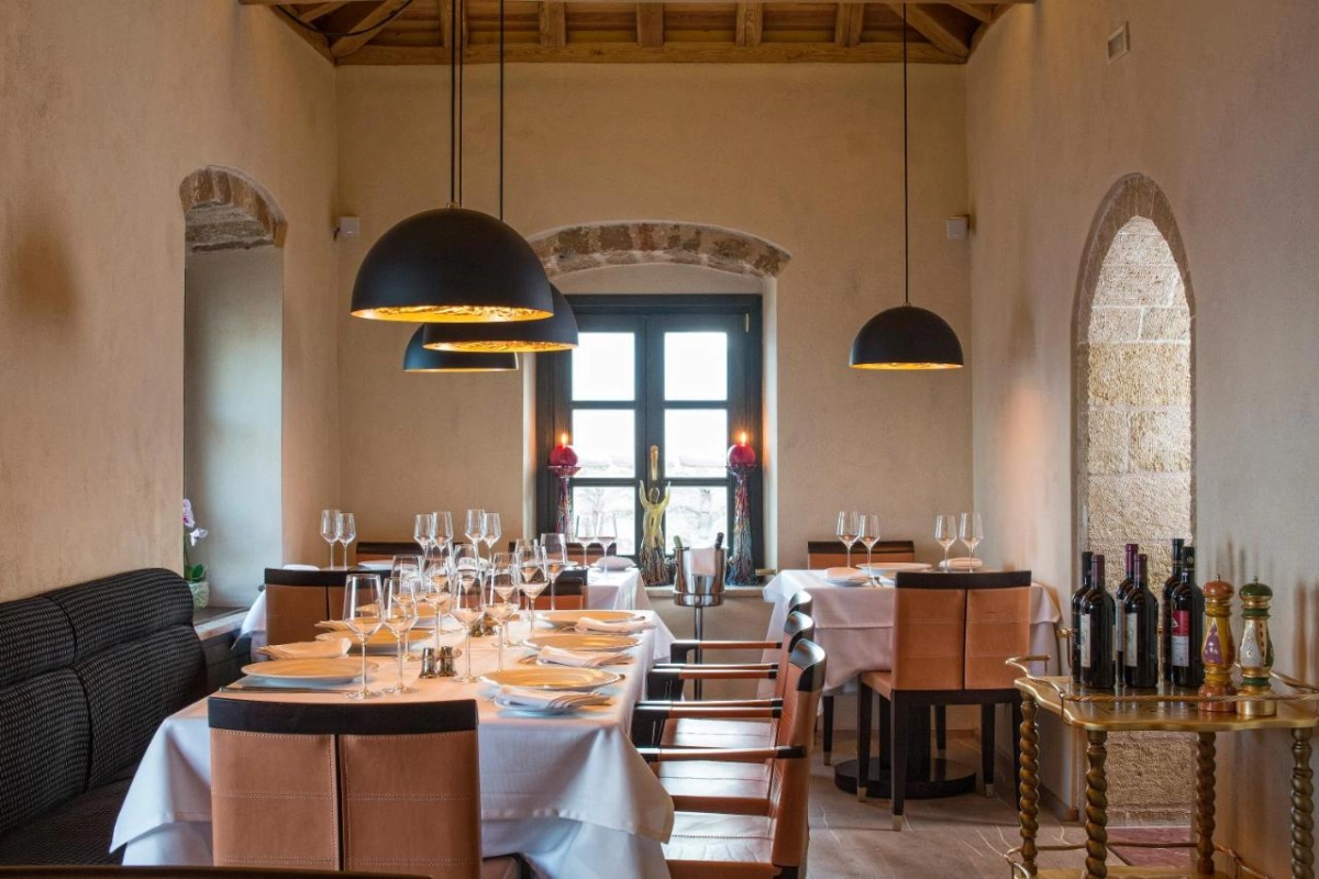 Moni Emvasis Luxury Suites - Hotel Photo 26