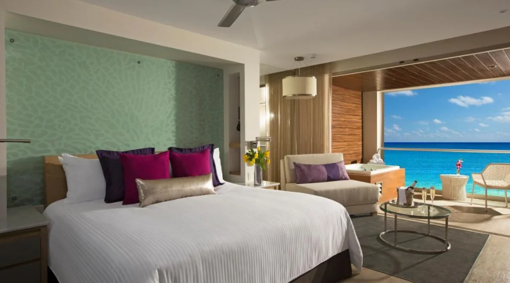 Xhale Club Junior Suite Ocean Front Whirlpool Double at Breathless Riviera Cancun Resort & Spa