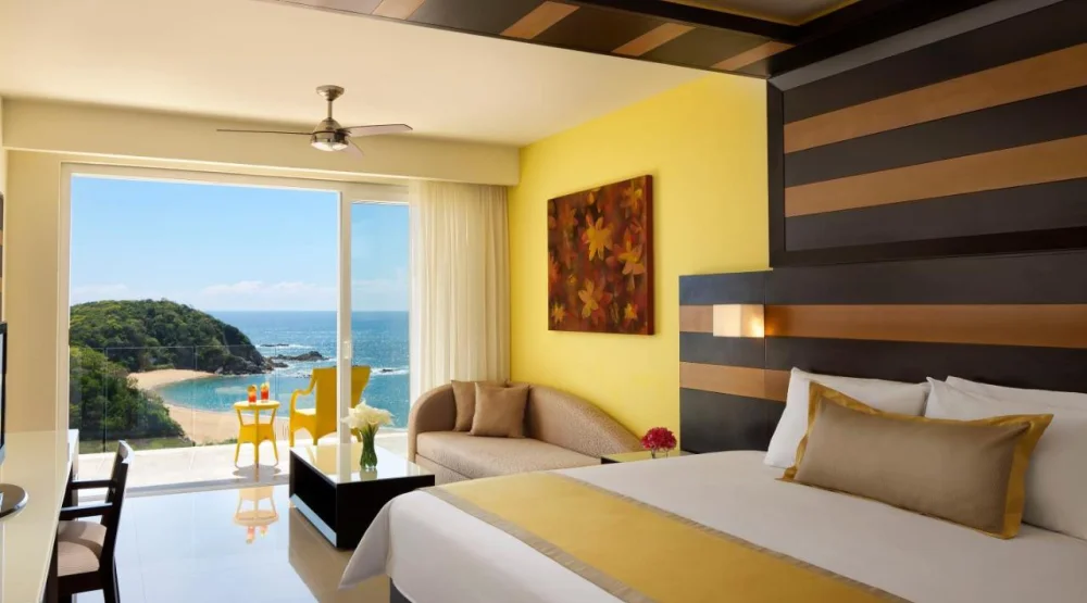 Preferred Club Junior Suite Ocean Front at Secrets Huatulco Resort & Spa