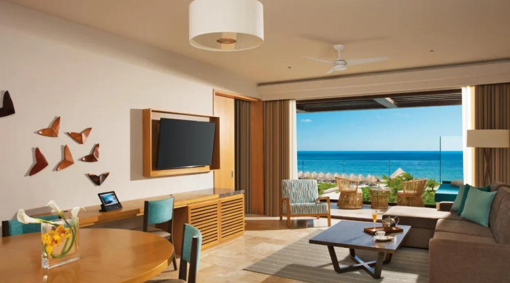 Preferred Club Master Suite Ocean View- Two Queen Beds at Dreams Playa Mujeres Golf & Spa Resort