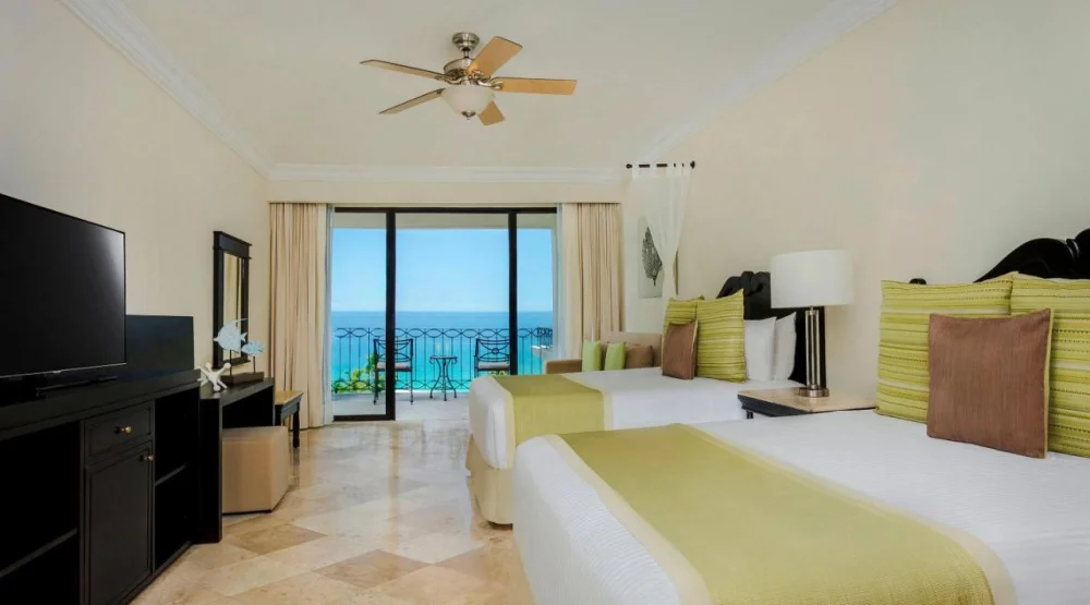 Preferred Club Junior Suite Ocean Front Double at Dreams Los Cabos Suites Golf Resort & Spa