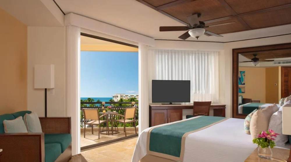 Premium Deluxe Ocean View with Whirlpool (king Bed) at Dreams Riviera Cancun Resort & Spa