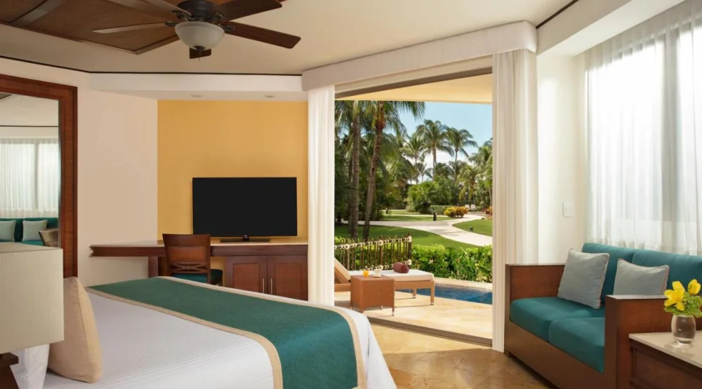 Premium Deluxe with Plunge Pool and Whirlpool (king Bed) at Dreams Riviera Cancun Resort & Spa