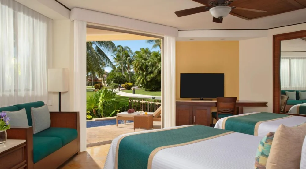 Premium Deluxe with Plunge Pool and Whirlpool (double Bed) at Dreams Riviera Cancun Resort & Spa