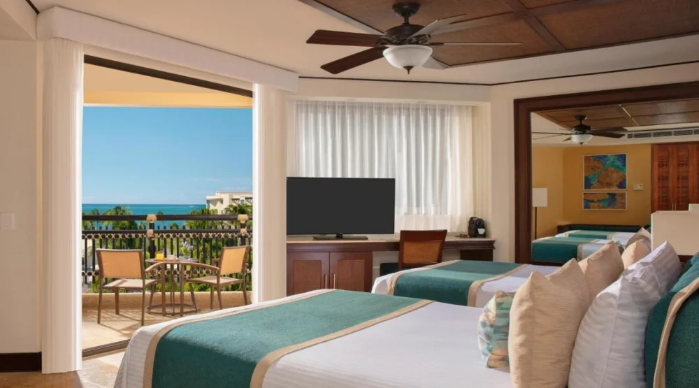 Preferred Club Ocean View with Outdoor Jacuzzis (double Beds) at Dreams Riviera Cancun Resort & Spa