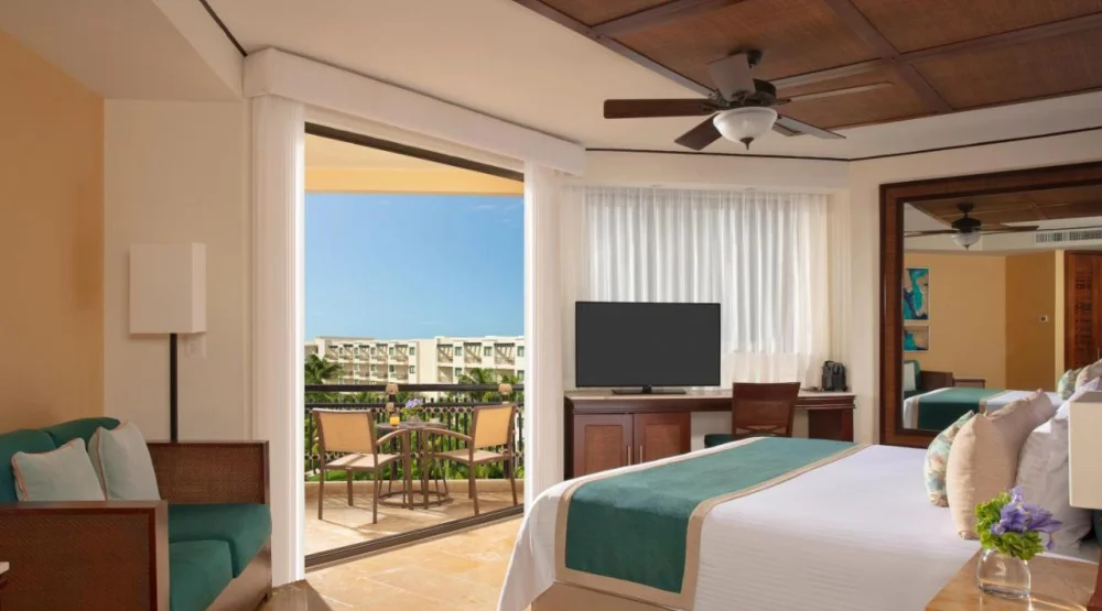 Preferred Club Tropical View King at Dreams Riviera Cancun Resort & Spa