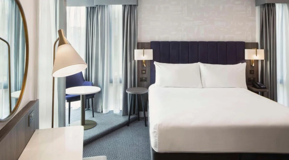 Deluxe Corner King Room at DoubleTree by Hilton Manchester, Piccadilly