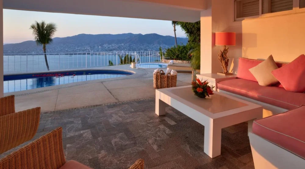 Master Suite with Hot Tub at Las Brisas Acapulco