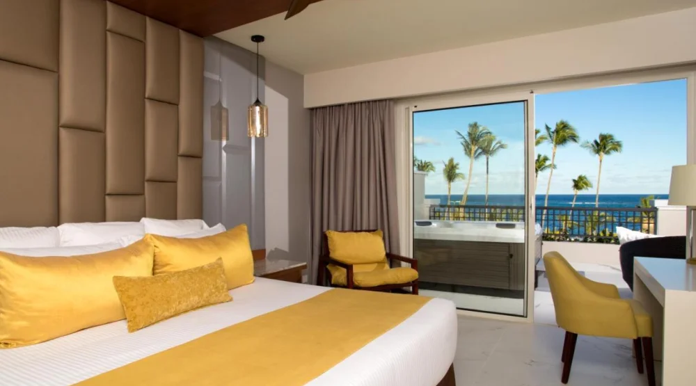Preferred Club Master Suite Ocean Front at Secrets Royal Beach Punta Cana