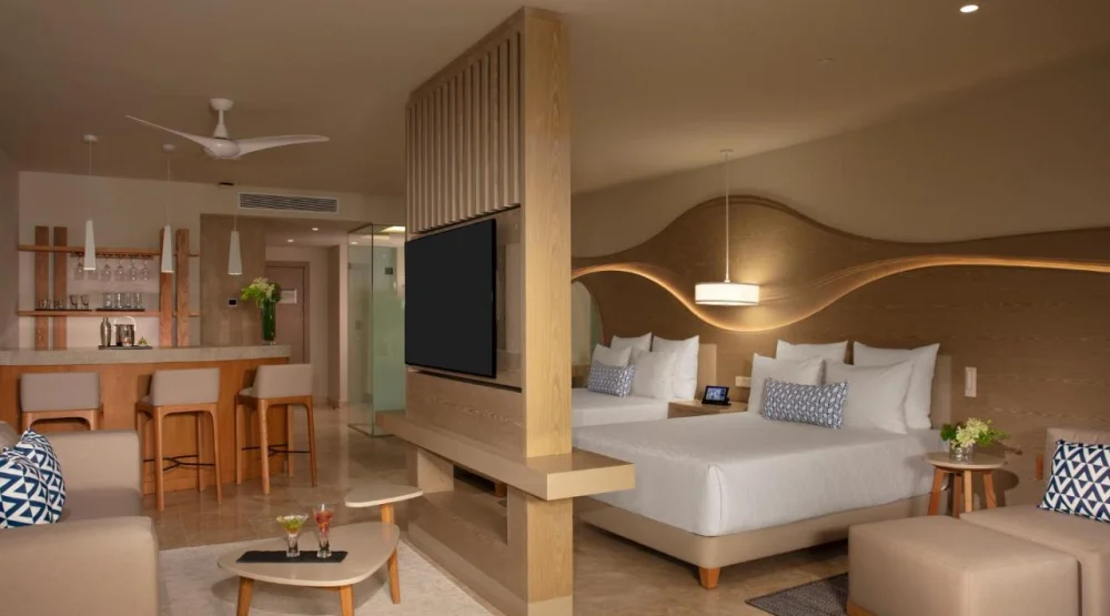 Allure Junior Suite Live Big Laguna View Double at Breathless Cancun Soul Resort & Spa