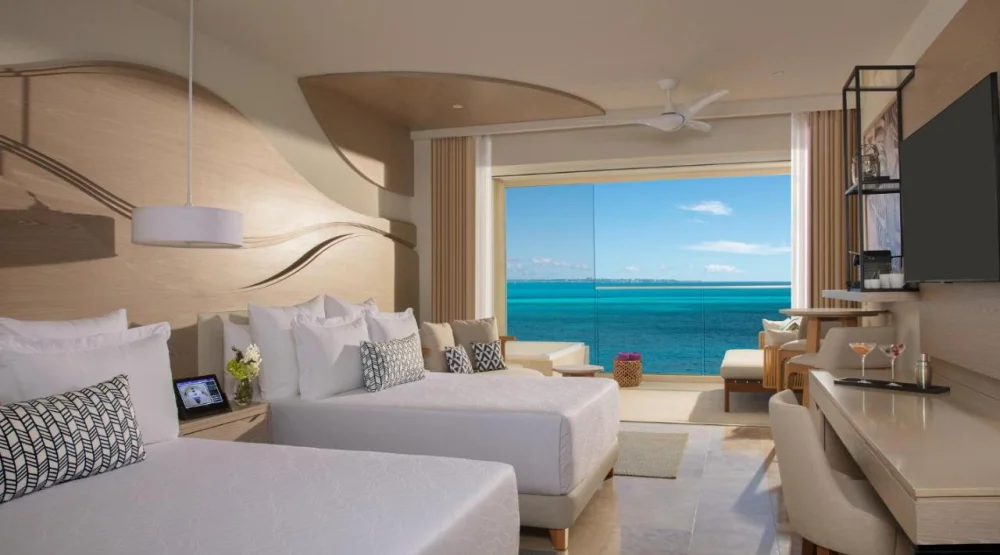 Xhale Club Junior Suite Ocean Front Double at Breathless Cancun Soul Resort & Spa