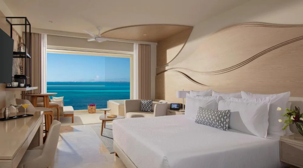 Xhale Club Junior Suite Ocean Front King at Breathless Cancun Soul Resort & Spa