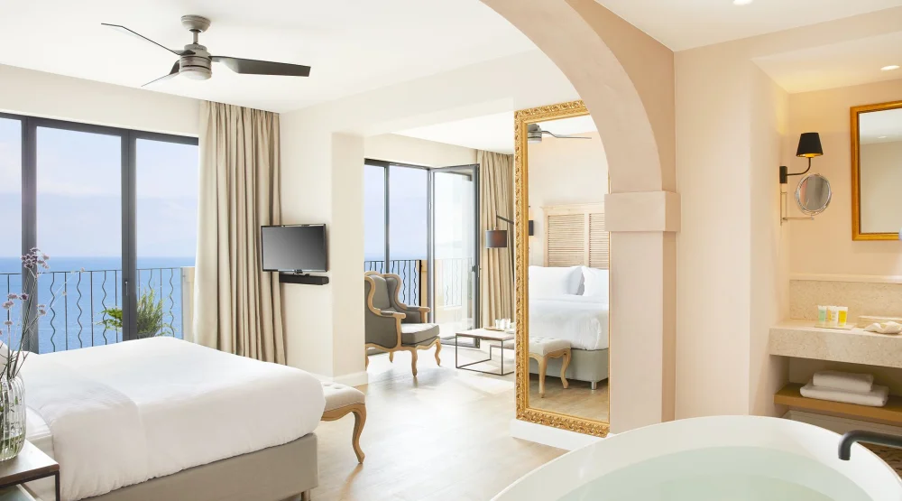 Deluxe Suite Whirlpool Sea View at Nido by Mar-Bella Collection