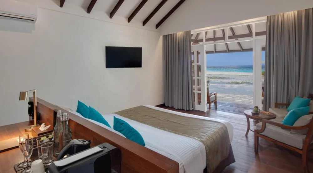 Deluxe Sunset Beach Villa at Adaaran Select Meedhupparu