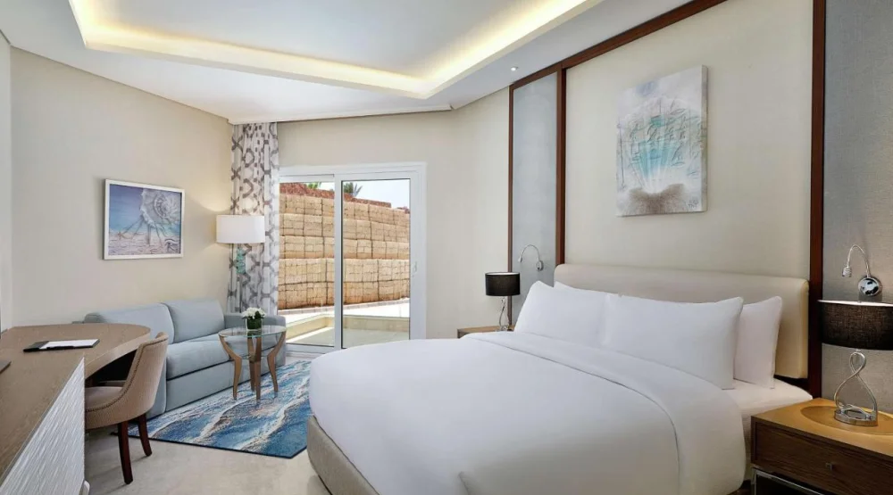 King Guest Room at Hilton Hurghada Plaza