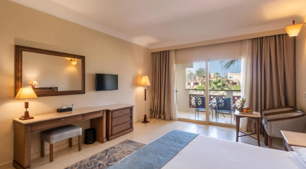 Club Triple Room - Side Sea View at Serenity Alpha Beach