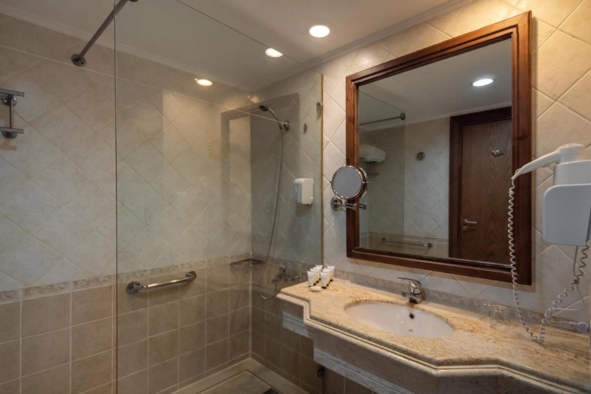 Serenity Alpha Beach - Hotel Photo 17