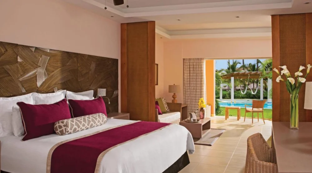 Preferred Club Deluxe Swim Up King at Dreams Royal Beach Punta Cana
