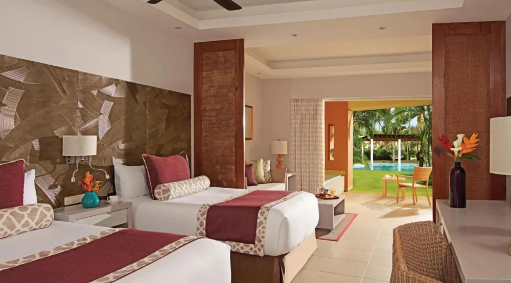 Preferred Club Deluxe Swim Up Double at Dreams Royal Beach Punta Cana