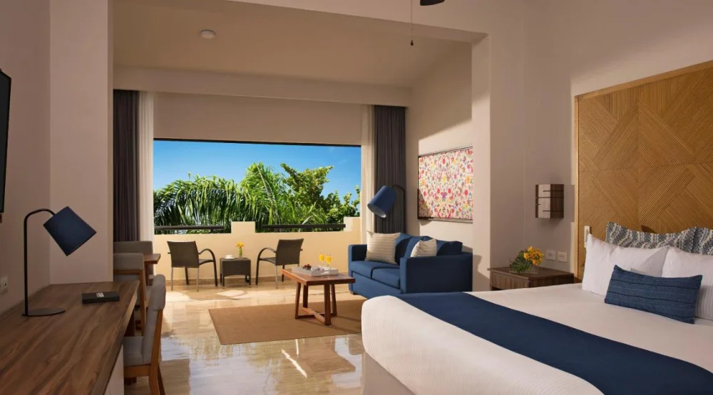 Preferred Club Junior Suite Tropical View King- at Dreams Sapphire Resort & Spa