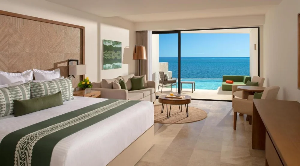 King Junior Suite with Swim-out and Ocean Front View at Dreams Sapphire Resort & Spa